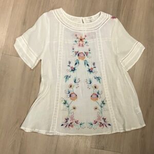 Umgee embroidery top size medium